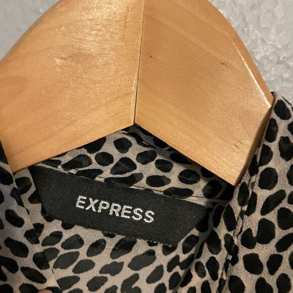 Express Womens Top Size 1/2 Animal Print Silk Chiffon Button Up Mob Wife Y2K - Picture 3 of 9